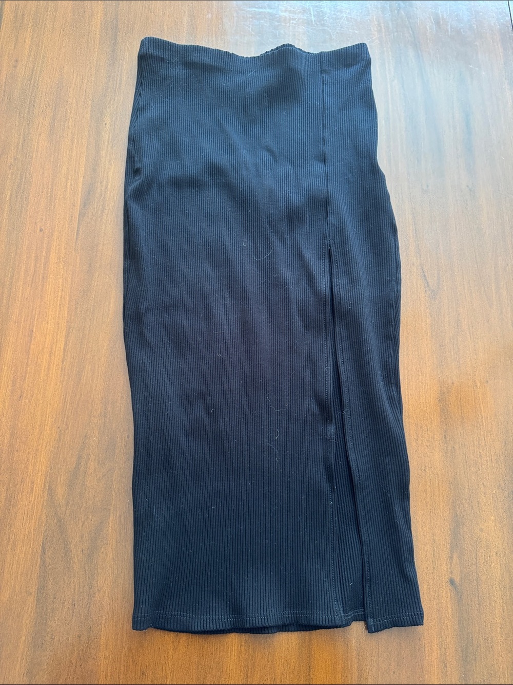 Lulu's Black Ribbed Pencil Midi Skirt